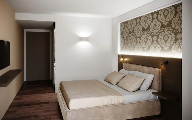 In2 The Hotel