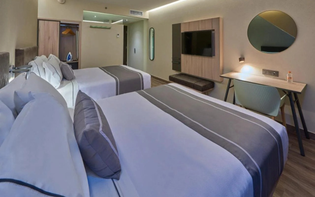 City Express Plus by Marriott Mazatlán