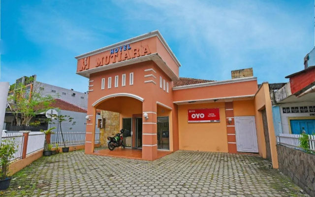 OYO 3722 Hotel Mutiara