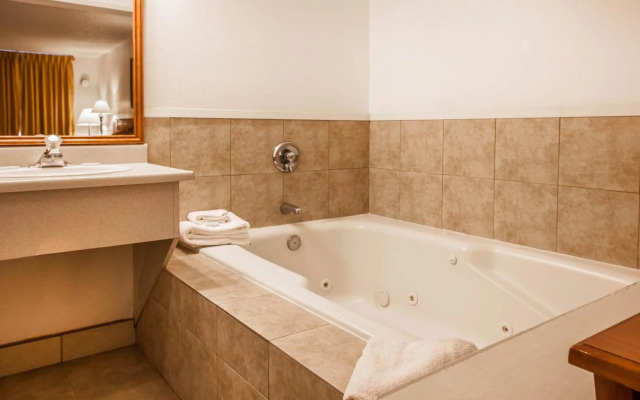 Port of Tacoma Inn