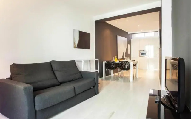 AinB Gothic Cathedral Apartments