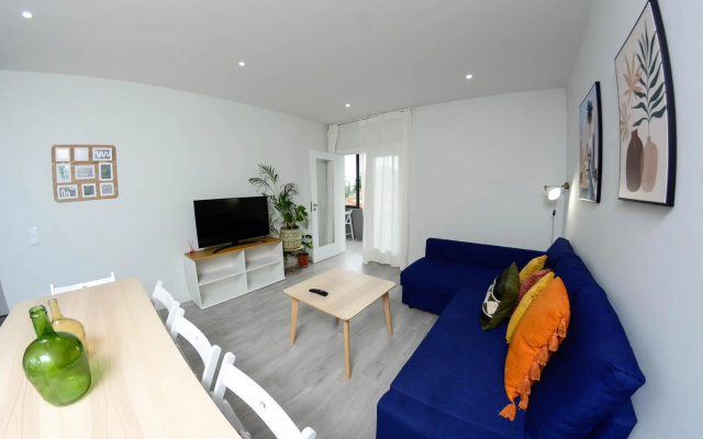 Travel and Live Apartments
