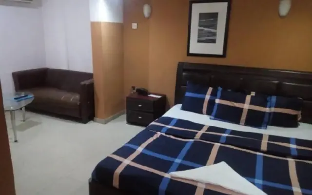 Theodawn Hotels at Suite 29
