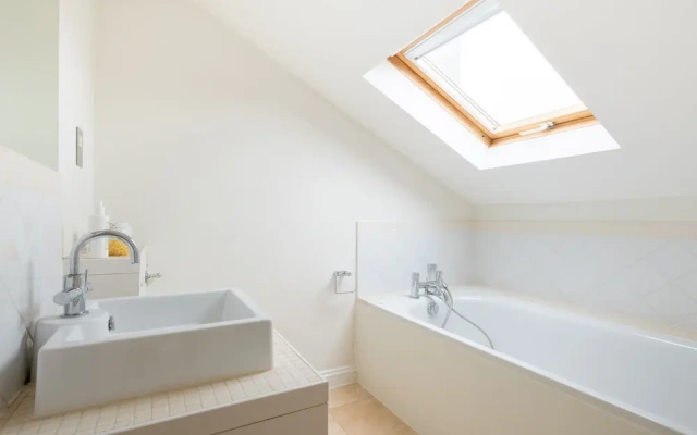 The Fulham Retreat - Bright & Spacious 2BDR with Balcony