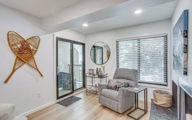 Remodeled Vail Condo w/ Hot Tub Access!