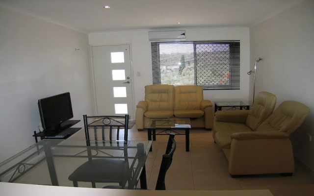 Aztra Apartments