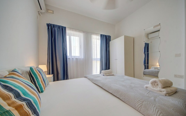 Off The Strand Gzira Top Floor Apartment