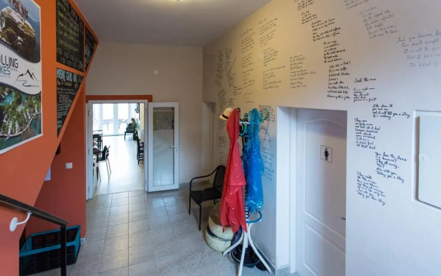 Falling Lakes Hostel