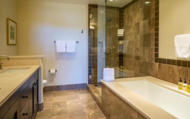 Edgemont 2401 - Luxury Ski-in Ski-out Condo