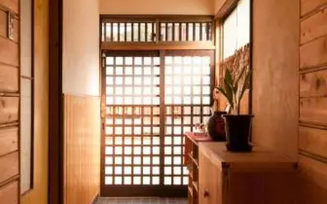 女性専用宿泊施設 -Women Only-