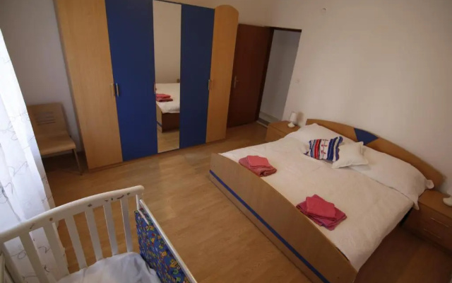 Apartment Ema