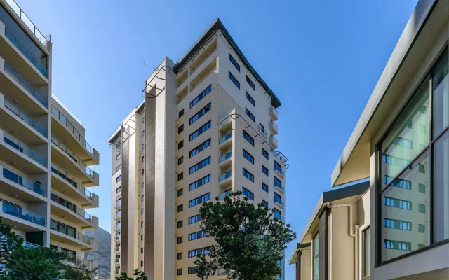 Luxury Modern Apartment With Exceptional Views! Hosted by Sweetstay