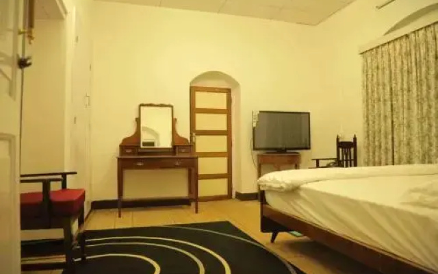 Marsh Villa Luxury Resort
