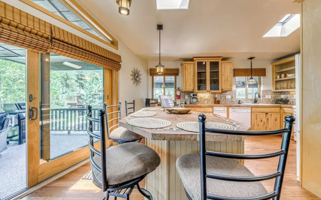 18 Mi to Ski Apache - Ruidoso Home Fit for Family!