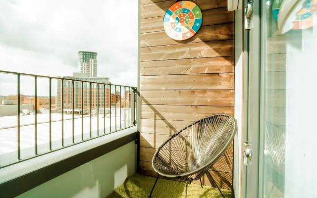 Chic 2 Bedroom Apartment Salford Quays, the Lowry