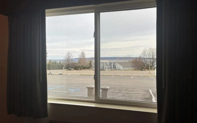 Super 8 Motel - Petoskey