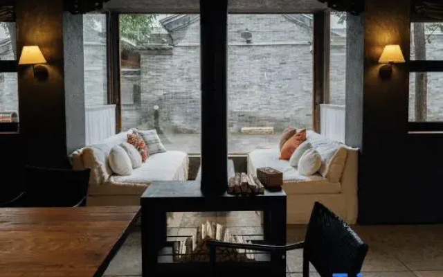 Sangrang Hot Spring Designer Inn