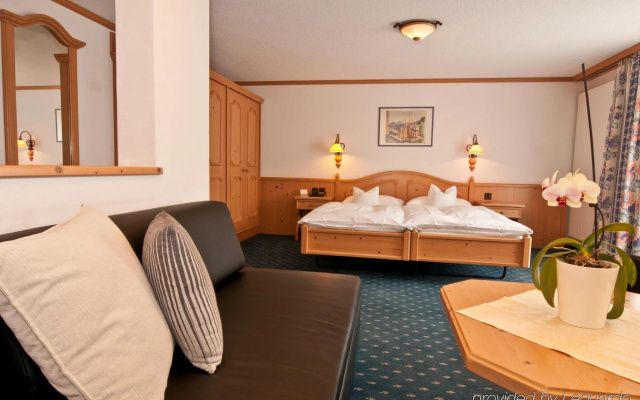 Отель La Couronne Hotel & Spa