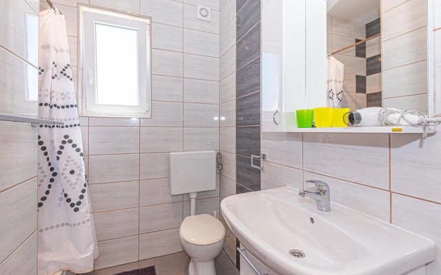 Beautiful Apartment in Kanica With Wifi and 2 Bedrooms