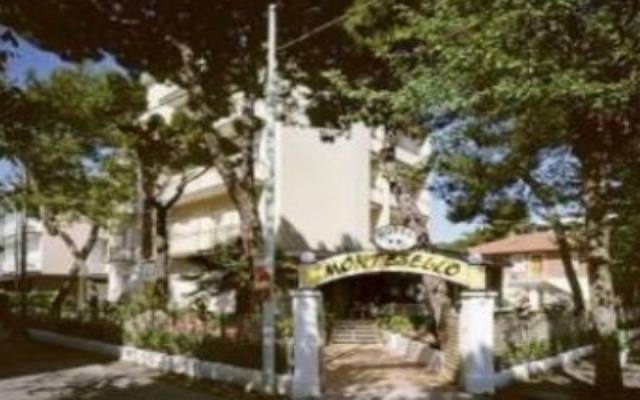 Hotel Montebello вид на фасад