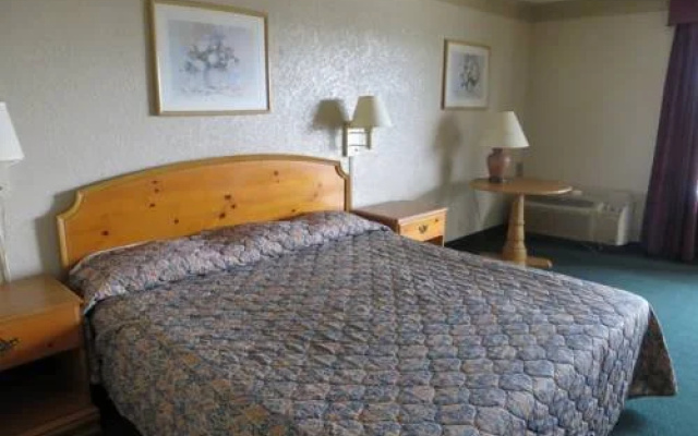 Budgetel Inn & Suites