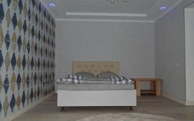 Apartment on Ahunbaev street, 187