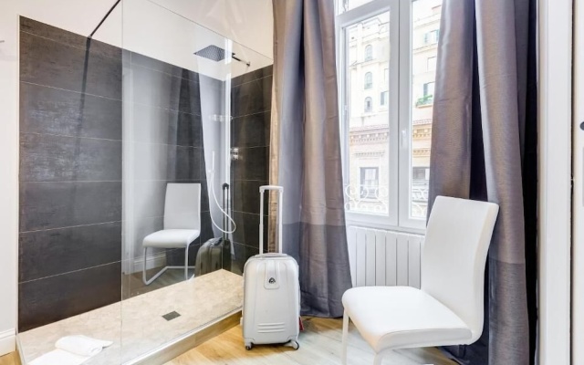 Opera Private Suites