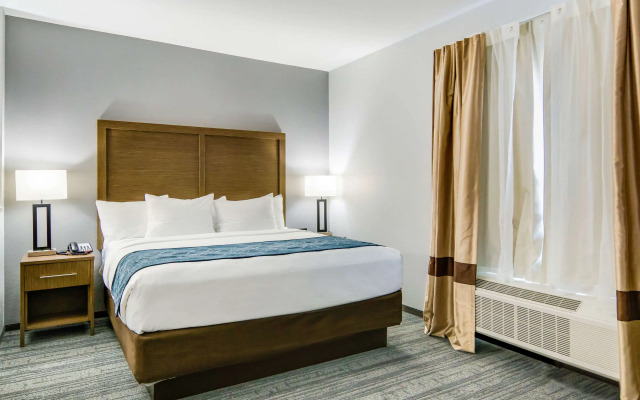 Comfort Suites DeSoto Dallas South