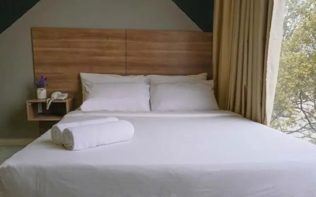 Kiara Inn by KL Suites