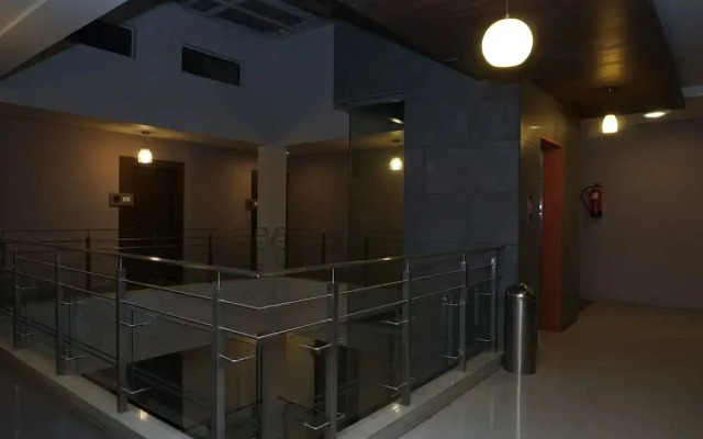Skylark Business Hotel by OYO
