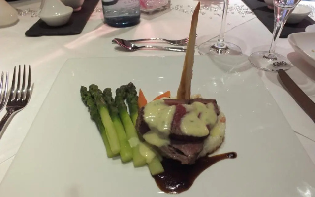 Rezas Bistro Restaurant Gästehaus