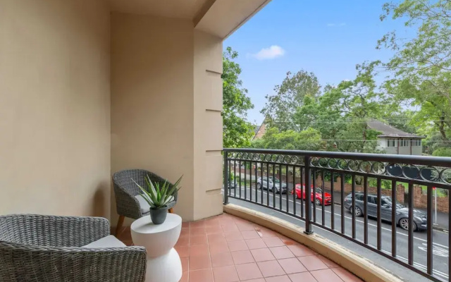 Stylish 2-bed Apartment With Pool in Camperdown