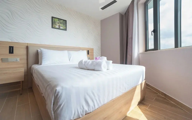 Bamboo Riverside Boutique Hotel