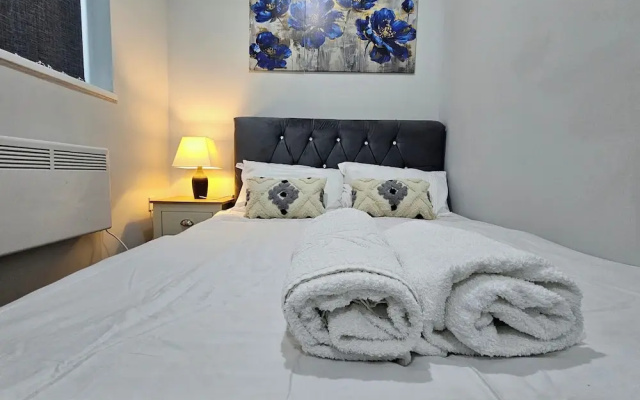 Charming Oxford Apartment in Telford - Flat 2