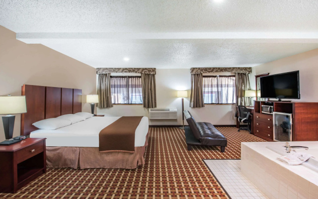 Super 8 by Wyndham Harlingen TX