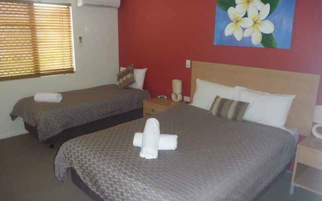 Summit Motel