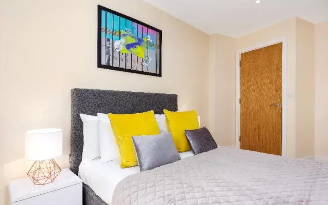 Luxurious Lanterns Court Two-Bedrooms Apartments