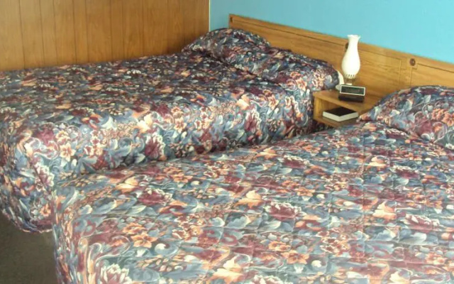 Pine Grove Motel