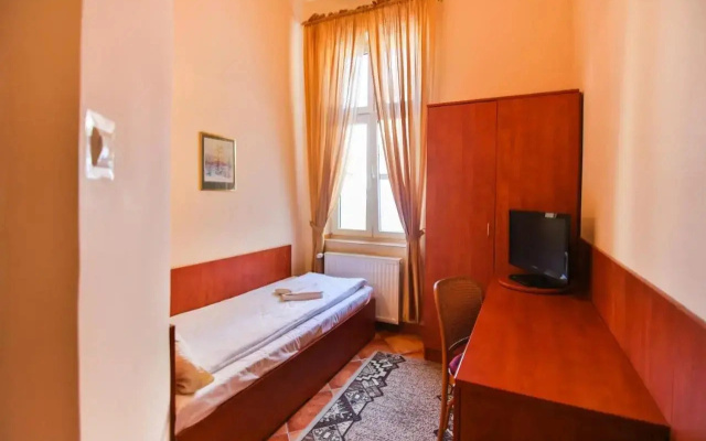Villa Antares I & II