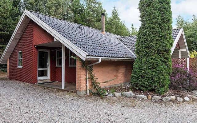 10 Person Holiday Home in Henne