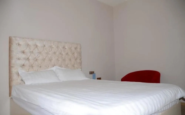 Wudangshan Tianbao Jiuru Hotel
