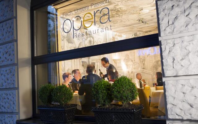 Hotel Opera Zurich вид на фасад