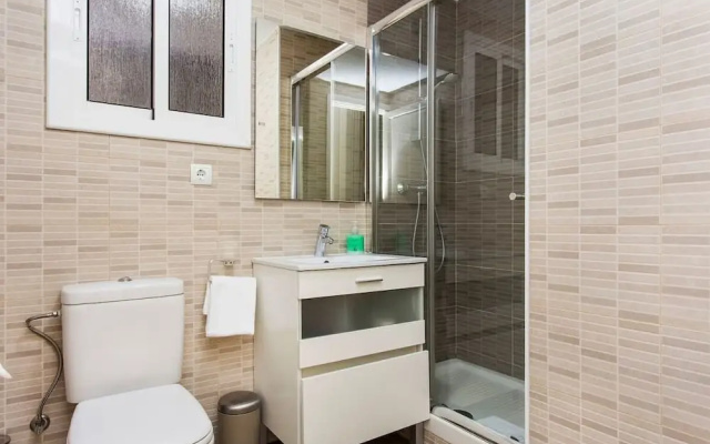 Trendy 3 Bedroom Flat in Central Area
