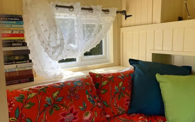 Neddys Rest Luxury Horsebox Stay