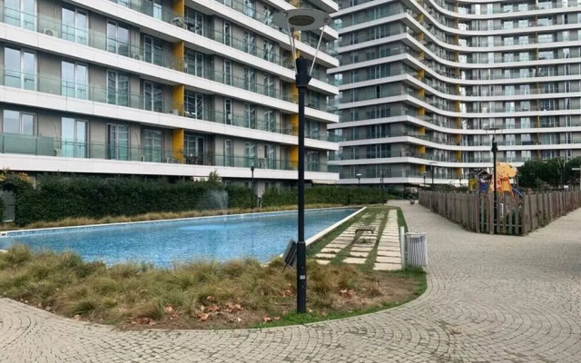 1bedroom Apartment With Terrace Near Mail of Istanbul