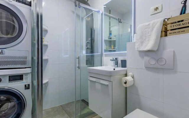 Artsea Apartment