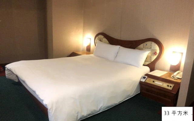 Long LuHotel