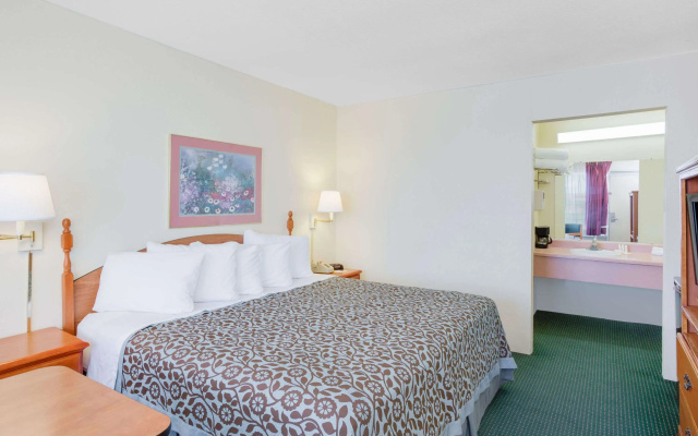 Days Inn by Wyndham Newport