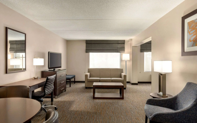 Wingate by Wyndham - Wilmington
