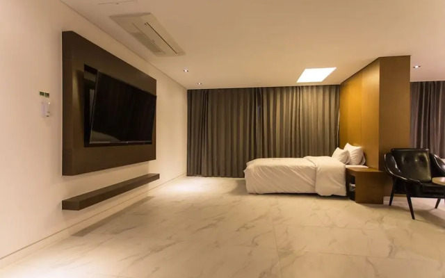 Best In City Hotel